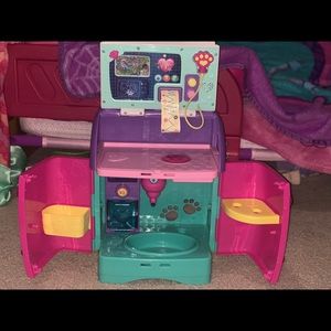 Doc Mcstuffins pet nursery